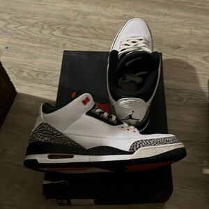 Air Jordan info red 3